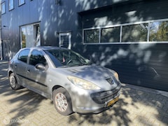 Peugeot 206 - 1.1 XR 5 deurs E.pakket