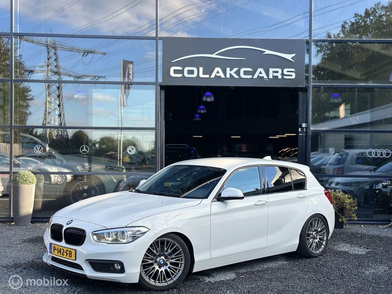 BMW 1-serie - 116i M Sport Xenon Verlaagd Nap - AutoWereld.nl