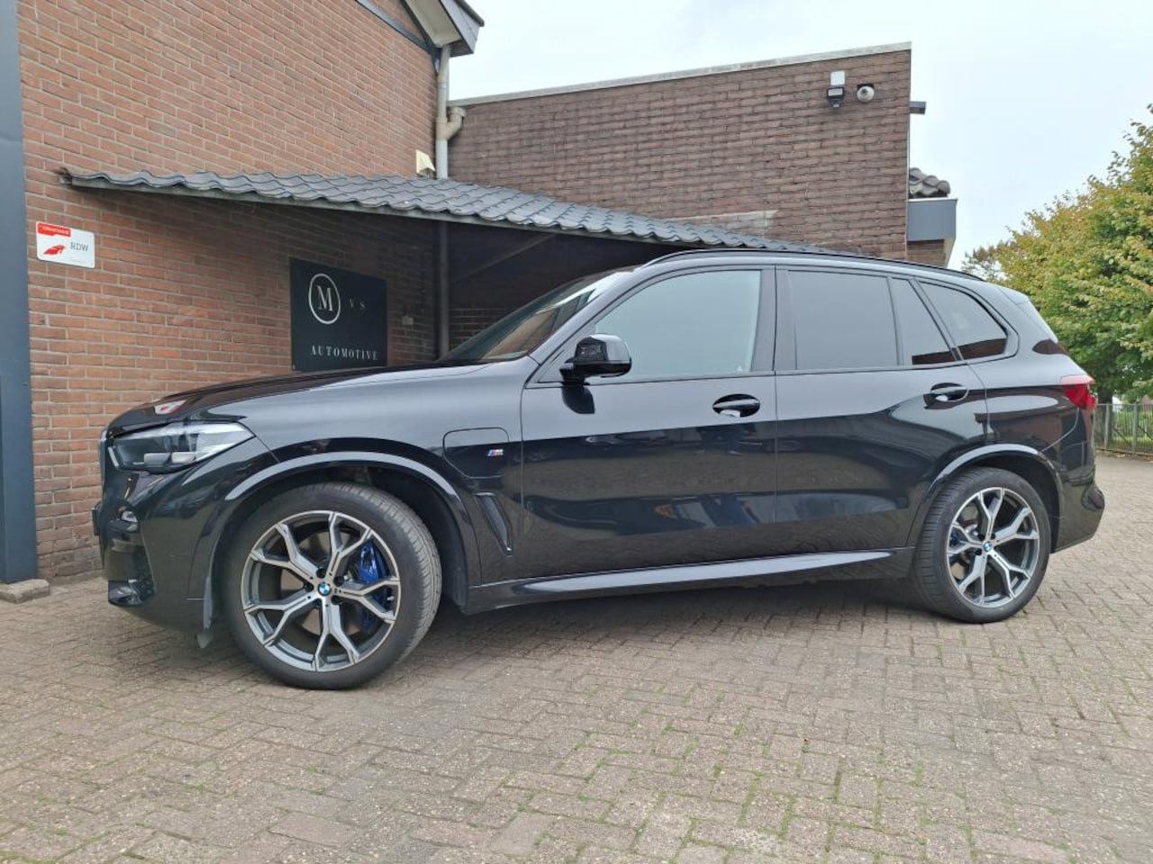 BMW X5 - XDrive45e High Executive M-Sport / Panoramadak / Apple Carplay / Navigatie / Camera / - AutoWereld.nl