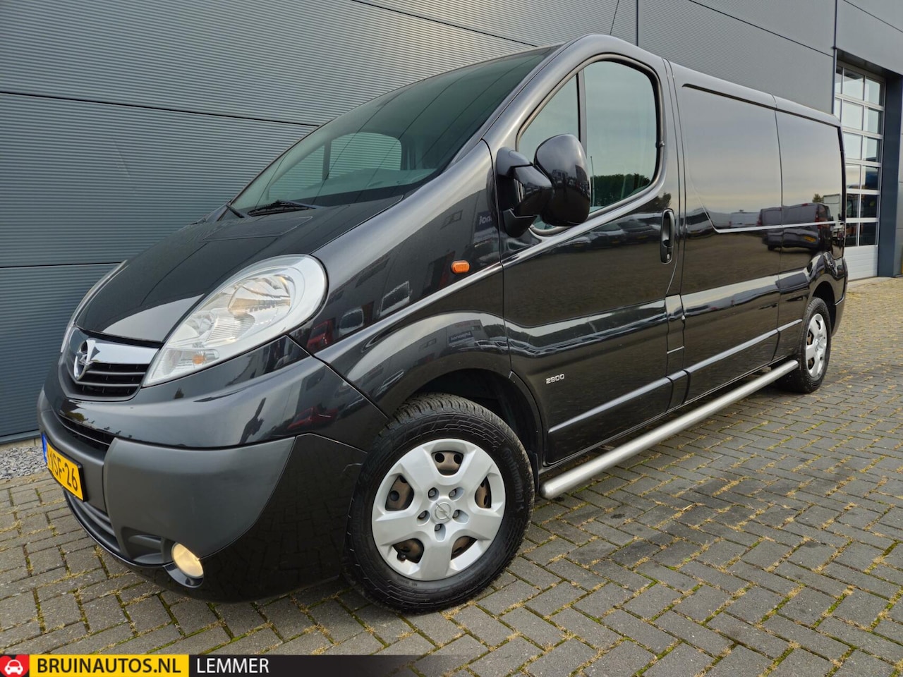 Opel Vivaro - 2.0 CDTI L2H1 Airco cruise 115 PK trekhaak - AutoWereld.nl