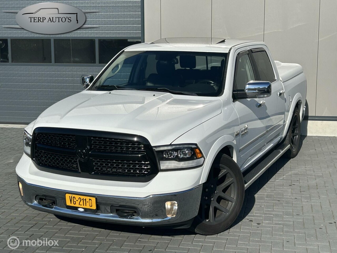 Dodge Ram 1500 - 4X4 5.7 V8 4x4 Crew Cab 5'7 Laramie - AutoWereld.nl