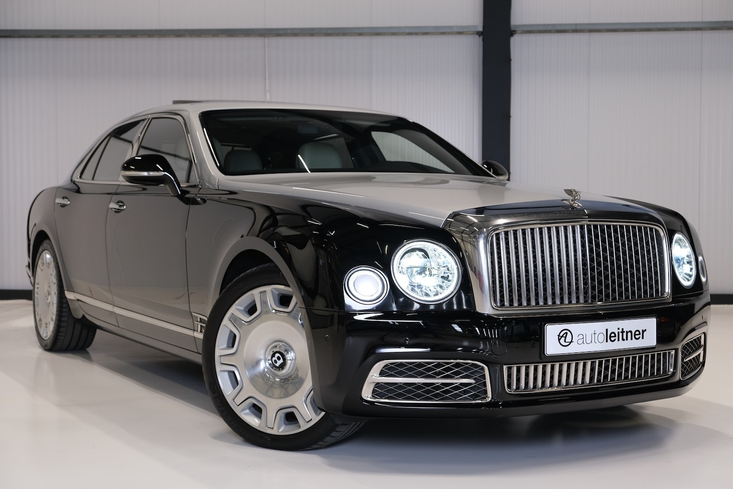 Bentley Mulsanne - 6.7 Mulsanne Mulliner origineel 52.536 km Facelift - AutoWereld.nl