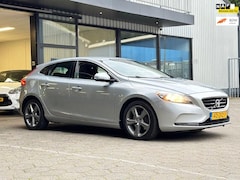 Volvo V40 - 1.6 T3 Momentum / 2012 / Navi / Cruise / Blis