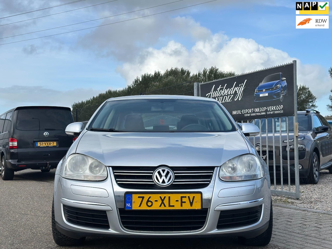 Volkswagen Jetta - 1.6 FSI Comfortline 1.6 FSI Comfortline - AutoWereld.nl