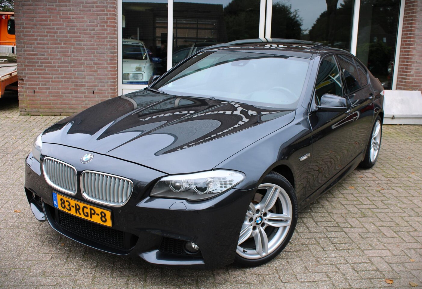 BMW 5-serie - 520d High Executive M-pakket, Panorama dak, Head-up display, Stoelverwarming, Trekhaak, Ai - AutoWereld.nl