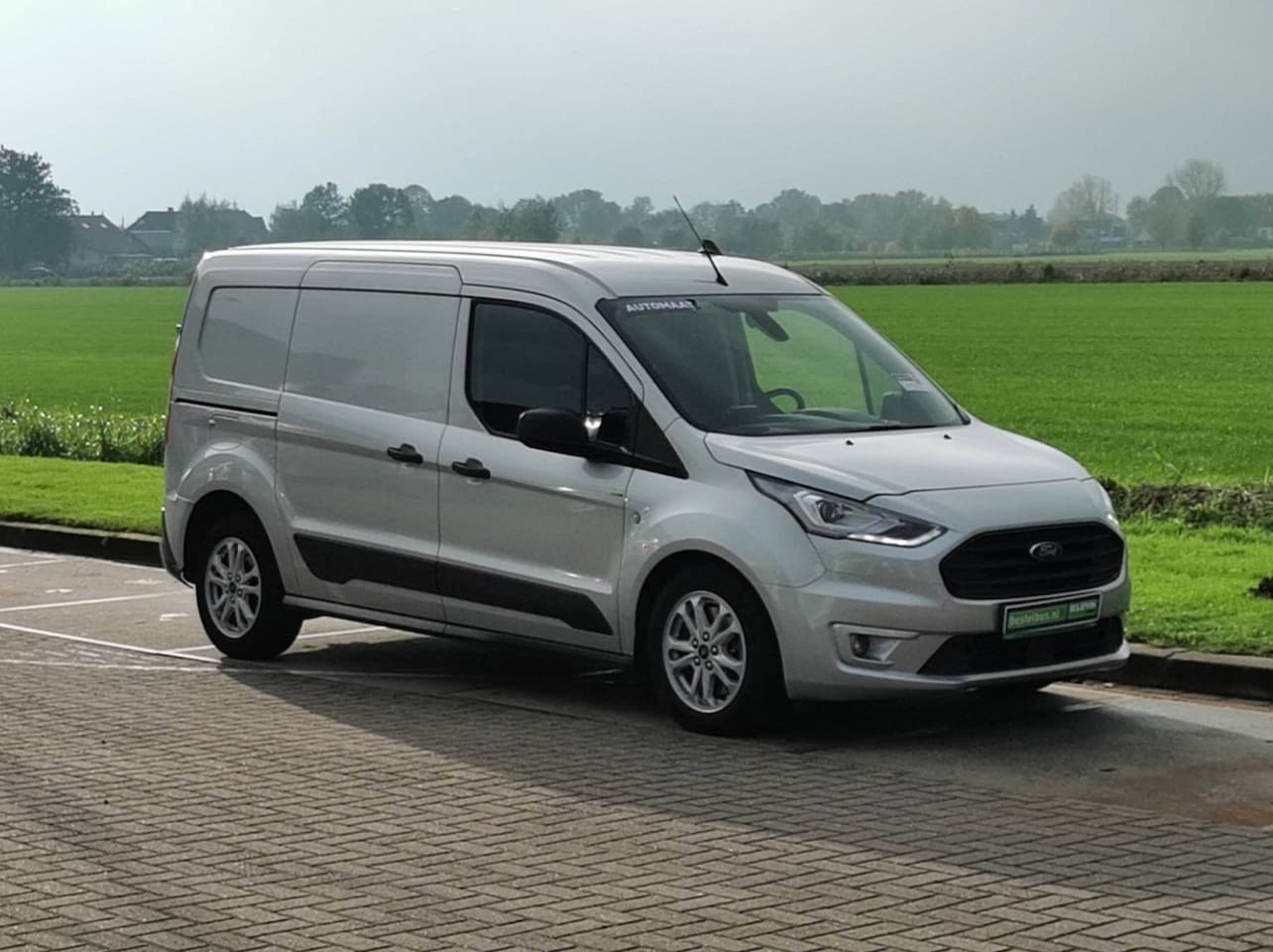 Ford Transit Connect - 1.5 TDCI L2 Trend Automaat, L2, Navi, Camera, trekhaak, cruisecontrol, PDC achter, NAP, Licht Metaal - AutoWereld.nl