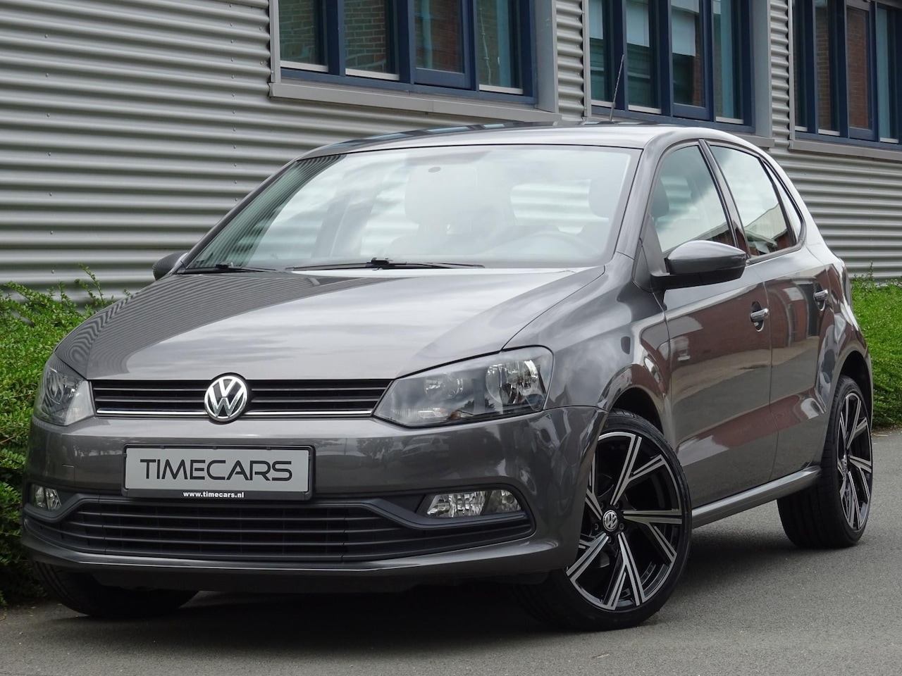 Volkswagen Polo - 1.0 75PK 5-Deurs Navigatie Bluetooth Airco - AutoWereld.nl