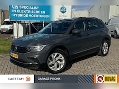 Volkswagen Tiguan - 1.5 TSI CARPLAY/STANDKACHEL/TREKHAAK/LED