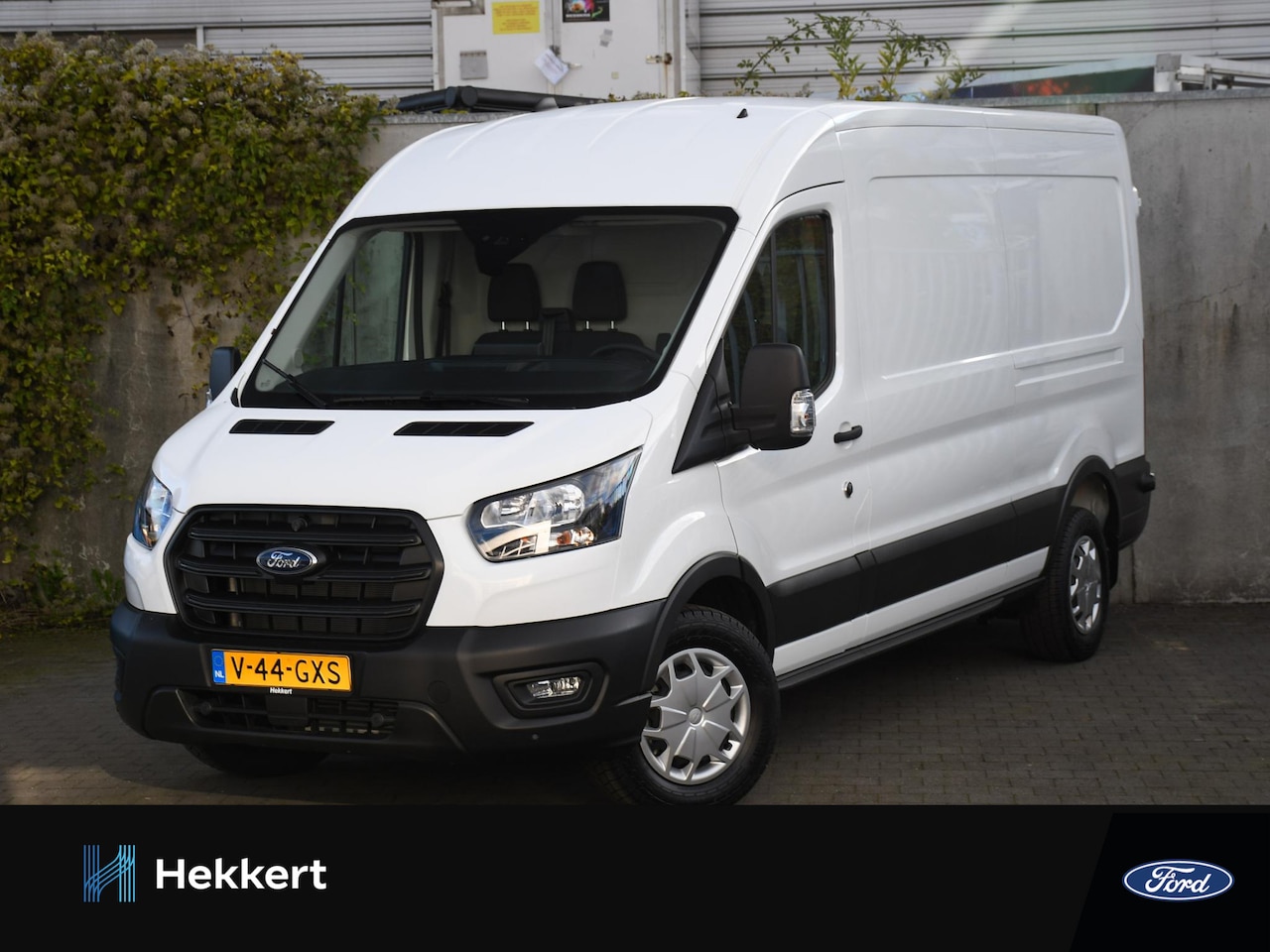 Ford Transit - GB L3H2 350 Trend 2.0 TDCI 130pk Automaat TREKHAAK | NAVI | PDC | CRUISE.C | APPLE-CARPLAY - AutoWereld.nl