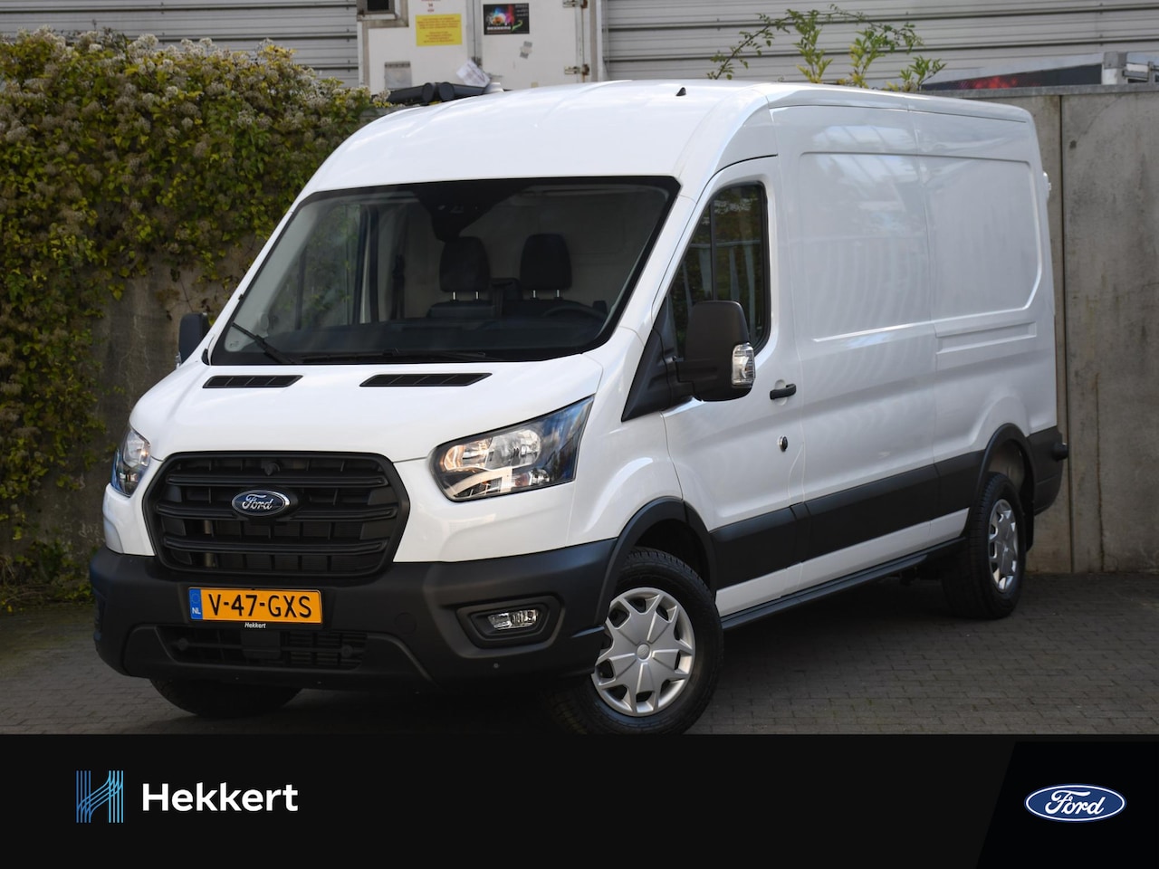 Ford Transit - GB L3H2 350 Trend 2.0 TDCI 130pk Automaat TREKHAAK | NAVI | PDC | CRUISE.C | APPLE-CARPLAY - AutoWereld.nl