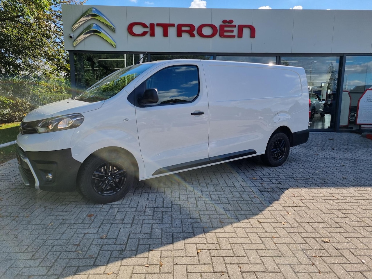 Toyota PROACE Long Worker - 2.0 D-4D Navigator 2.0 D-4D Navigator - AutoWereld.nl