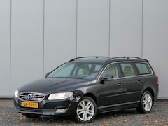 Volvo V70 - T4 AUT Classic Edition Xenon / Afneembare trekhaak / Navi