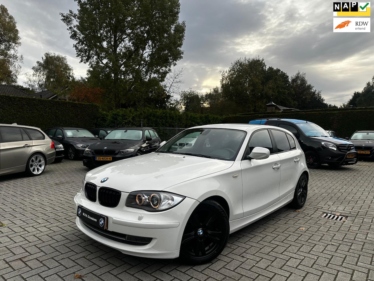 BMW 1-serie - 116i EffDyn. Ed. Business Line Ultimate Edition|Nwe Ketting|Xenon|Leder|Sport stuur|Cruise - AutoWereld.nl