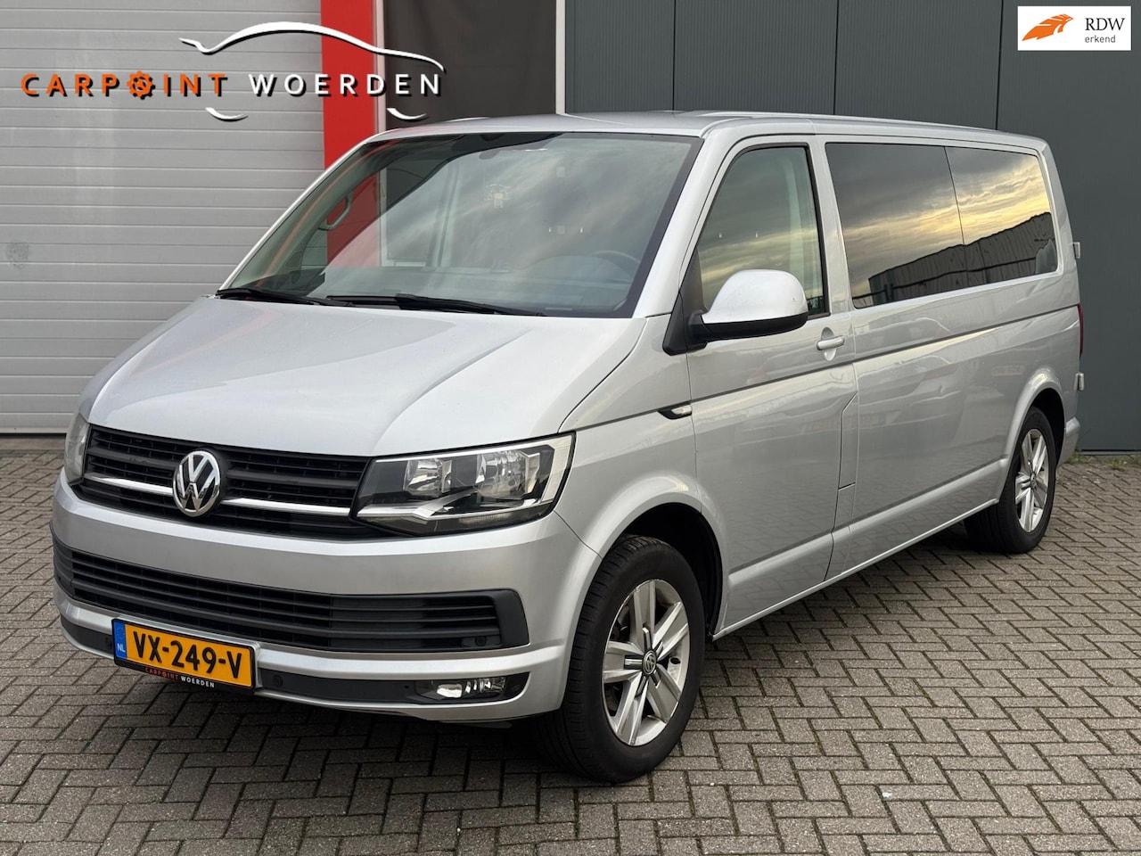 Volkswagen Transporter - 2.0 TDI L2H2 DC Highline DSG | PDC | NAVI | CARPLAY | NAP - AutoWereld.nl