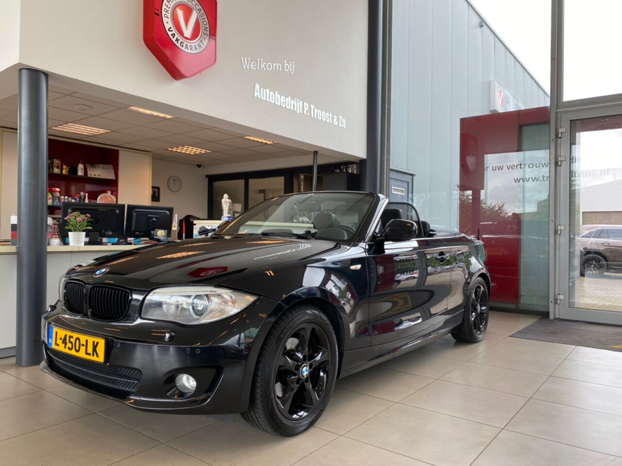 BMW 1-serie Cabrio - 125i High Executive 125i High Executive,6 Cilinder 218 Pk,Automaat,Navigatie,Keyless Entry,Leder&Verwarmdevoor - AutoWereld.nl