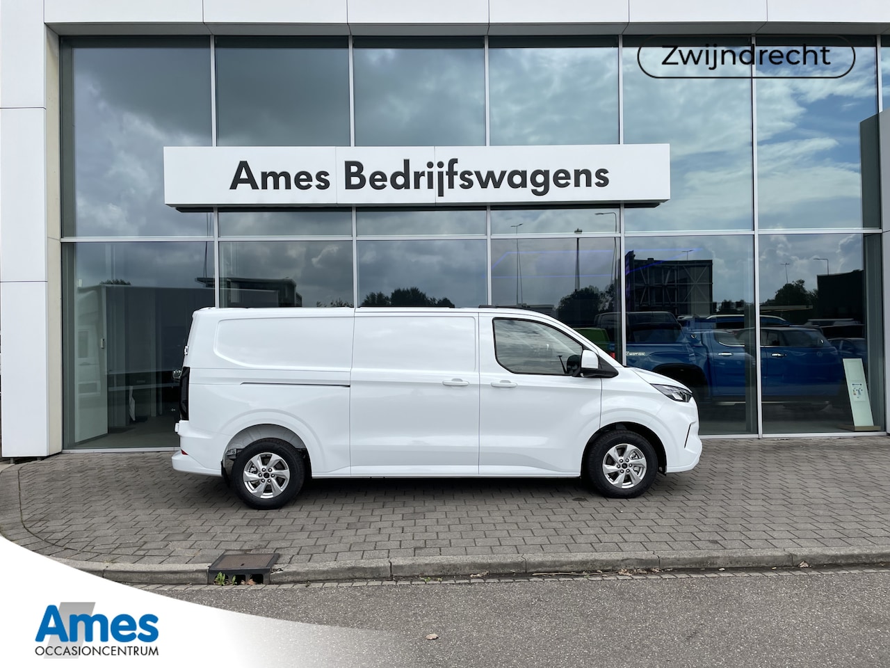 Ford Transit Custom - 300 2.0 TDCI L2H1 Limited 150 PK | Handgeschakeld | App Connect Neem contact met ons op vo - AutoWereld.nl