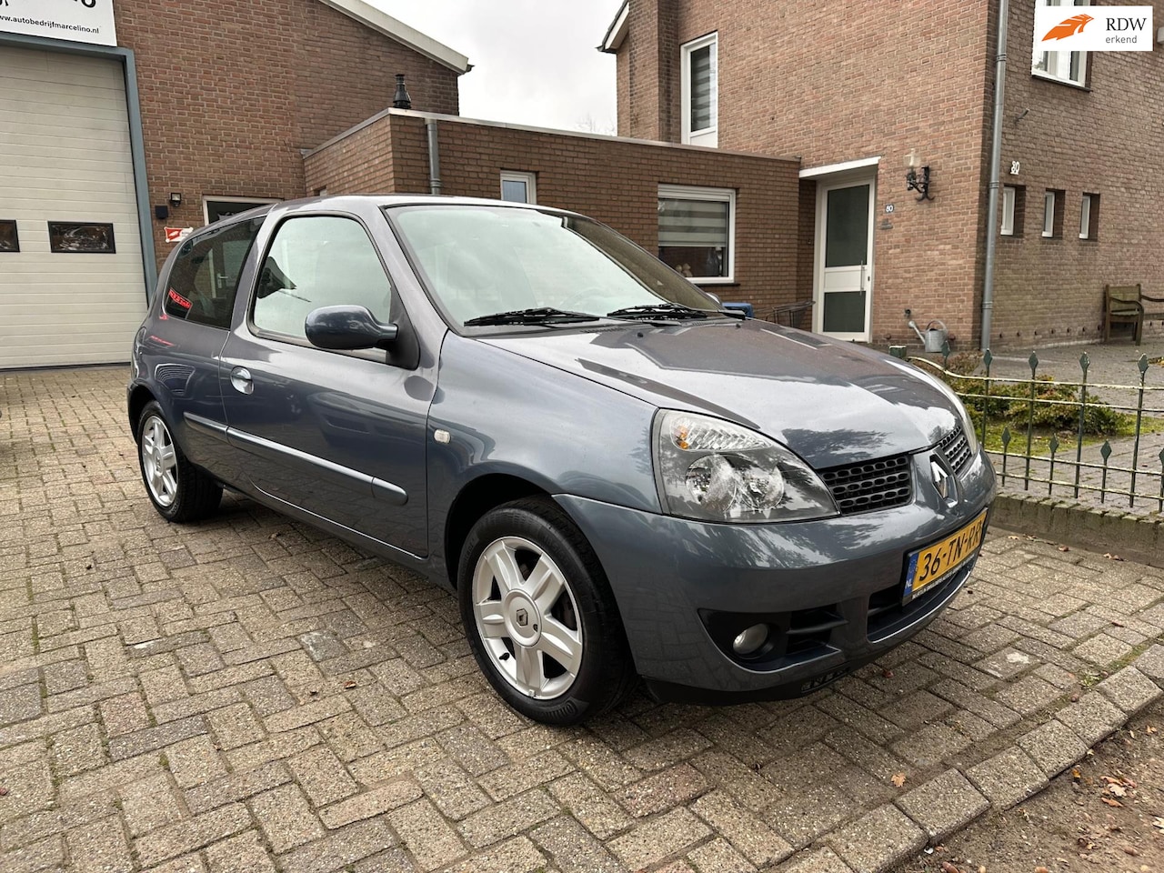 Renault Clio - 1.2-16V Campus 1.2-16V Campus nieuwe apk - AutoWereld.nl