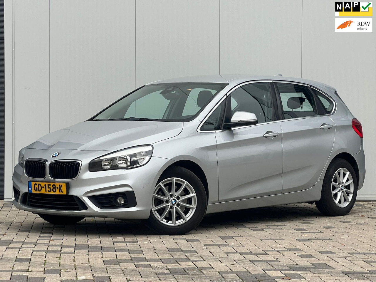 BMW 2-serie Active Tourer - 218d Essential AUTOMAAT - AutoWereld.nl