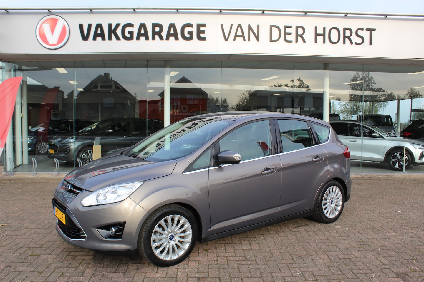 Ford C-Max - 1.0 Titanium 1.0 Titanium , 125pk Climate control ,. cruise control , Trekhaak , Bluetooth LM velgen , - AutoWereld.nl