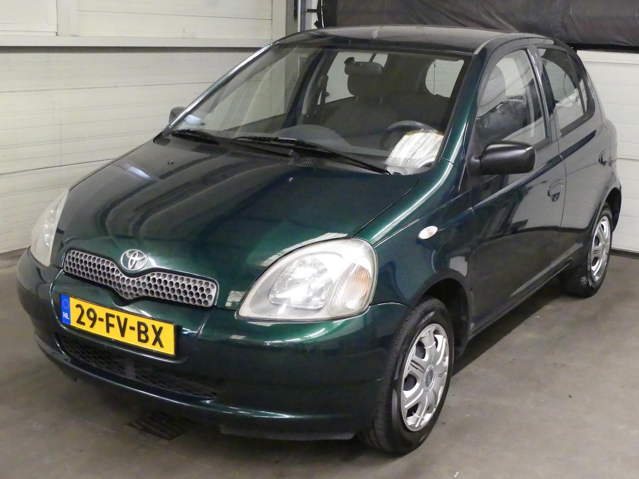 Toyota Yaris - 1.0-16V VVT-i Luna - 5 deurs - APK Sept 2025 - AutoWereld.nl