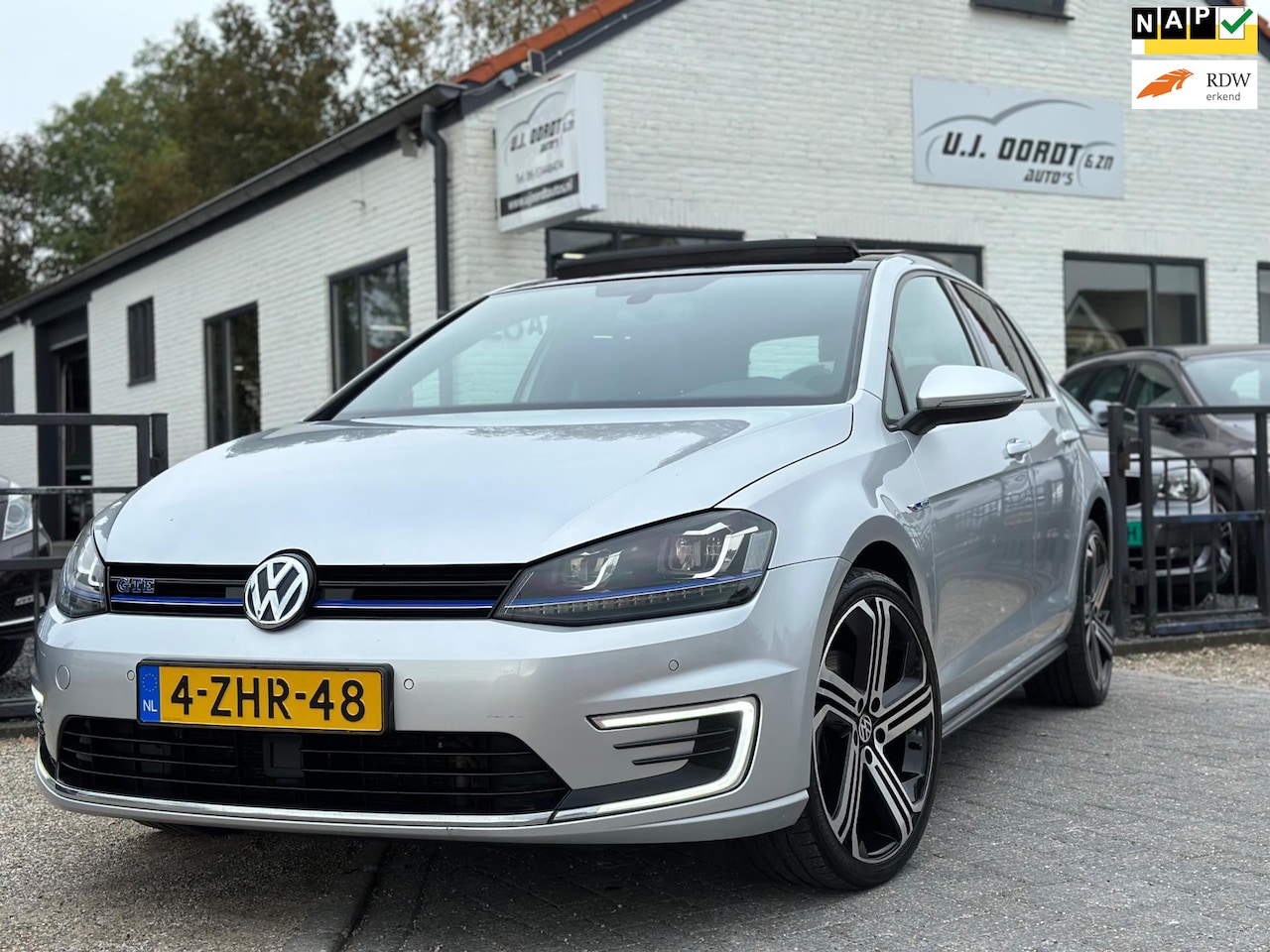 Volkswagen Golf - 1.4 TSI GTE PANO|LEDER|VOL! - AutoWereld.nl