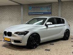 BMW 1-serie - 116i Business, 5 deurs, Airco, Cruise, PDC, Carplay, 19 inch LM