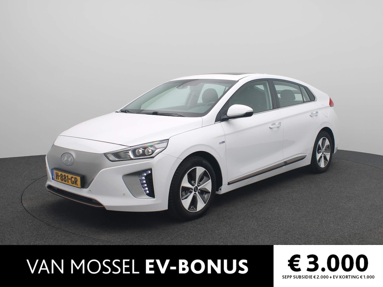 Hyundai IONIQ - Premium EV | Apple Carplay/Android Auto | Adapt. Cruise Control | Stoelverwarming | - AutoWereld.nl