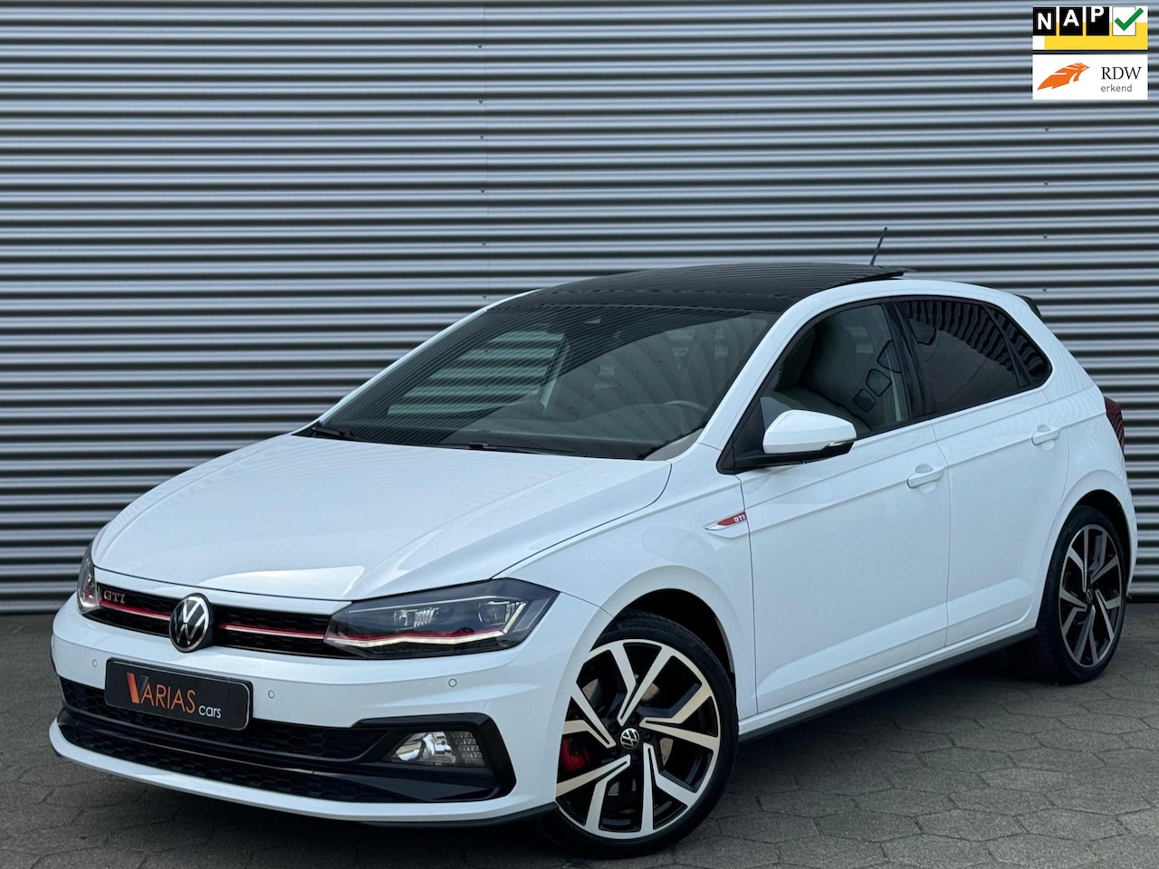 Volkswagen Polo - 2.0 TSI GTI Pano Beats Navi Cruise Camera - AutoWereld.nl