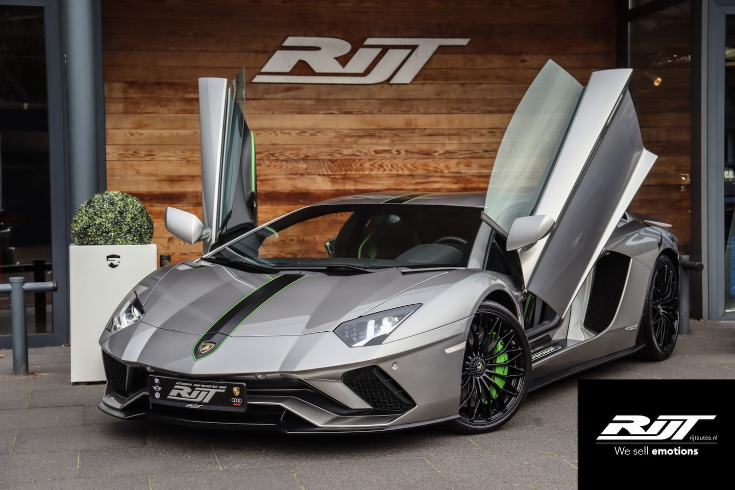 Lamborghini Aventador - S 6.5 V12 LP740-4 **AchterasbesturingCeramic/Carplay/Lift/Carbon** - AutoWereld.nl