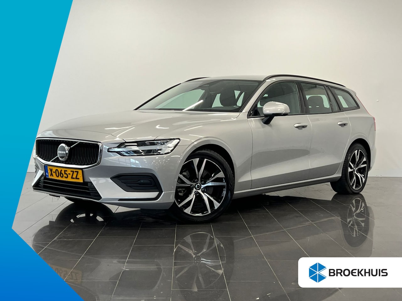 Volvo V60 - B3 Essential Edition | Climate Pack | Driver Assist Pack | Trekhaak | Reservewiel | - AutoWereld.nl