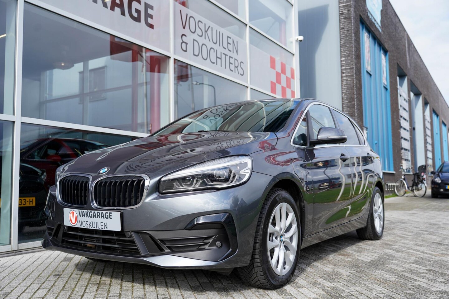 BMW 2-serie Active Tourer - 225i Hybride High Executive Edition - AutoWereld.nl