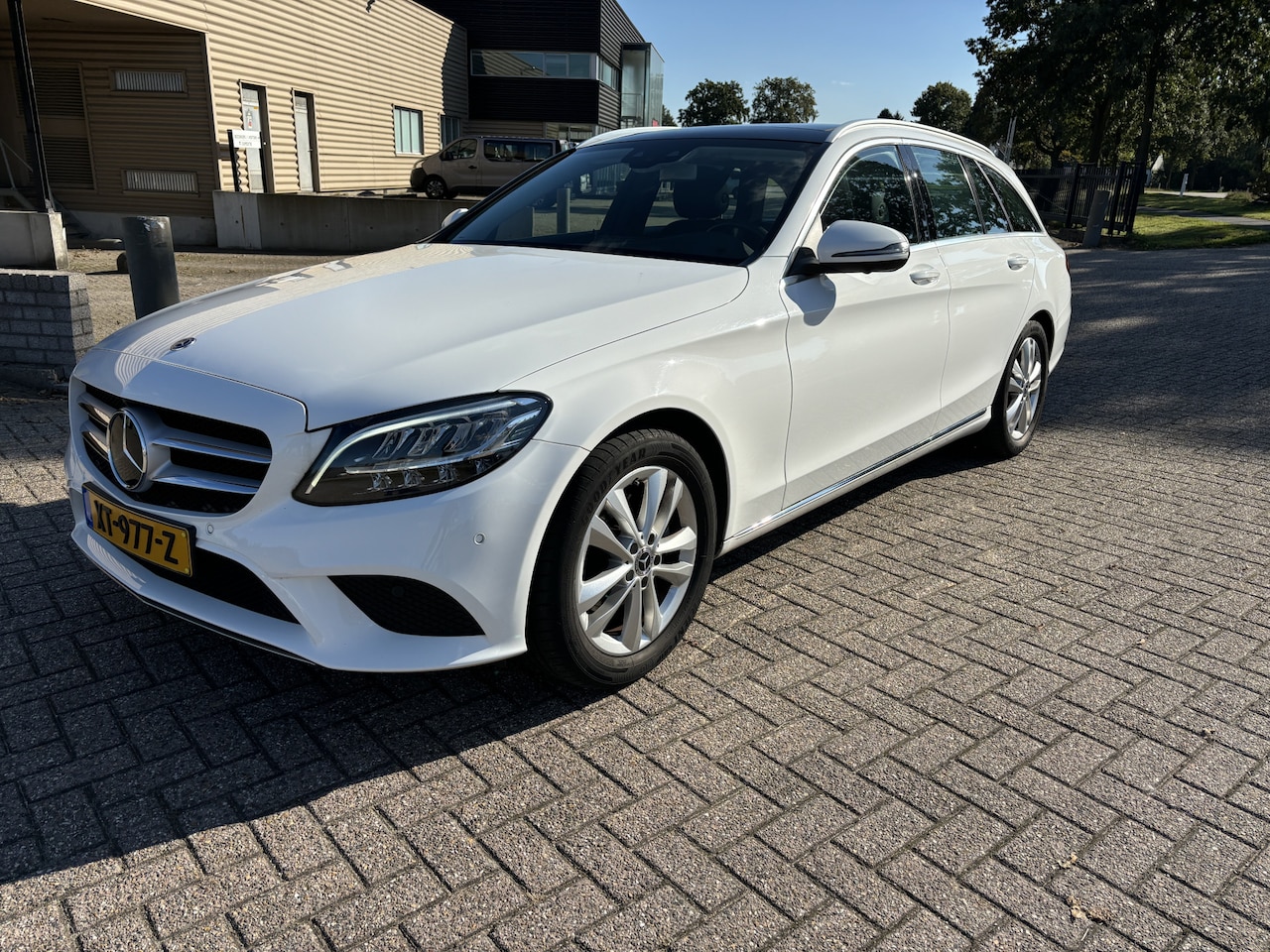 Mercedes-Benz C-klasse Estate - 200 Premium Plus Pack [ panorama schuifdak,fm navi,camera`s,trekhaak ] - AutoWereld.nl