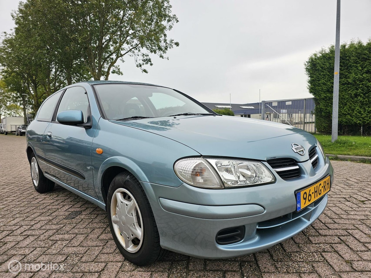 Nissan Almera - 1.8 Ambience Automaat Trekhaak - AutoWereld.nl