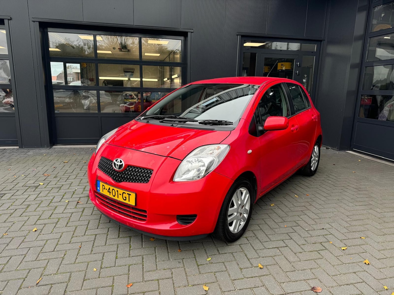 Toyota Yaris - 1.3 VVTi Terra | RHD | Airco | 5-deurs | Elektr. ramen - AutoWereld.nl