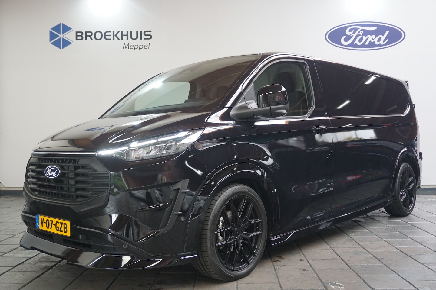 Ford Transit Custom - 300 2.0 TDCI L2H1 Limited 170pk Automaat Smartvan Bodykit | Driver assistance pack ultimat - AutoWereld.nl