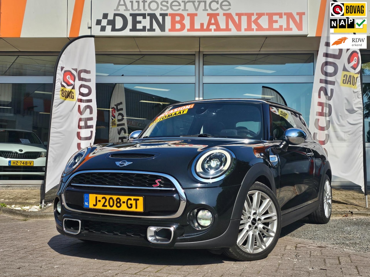 MINI Cooper S - Mini 2.0 Chili Serious Business Automaat BJ.12-2016 / Panodak / Navi / Leder / Led Koplamp - AutoWereld.nl