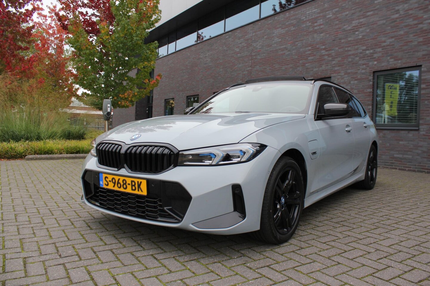 BMW 3-serie Touring - 320e 320e - AutoWereld.nl