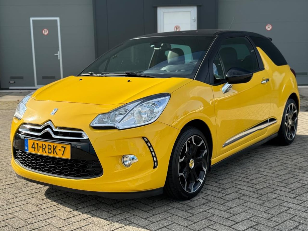 Citroën DS3 - 1.6 THP Sport Chic Clima Navi Leer - AutoWereld.nl