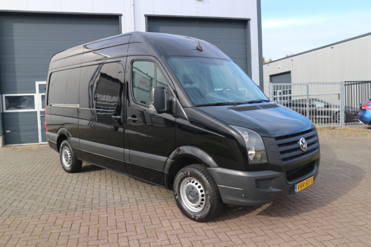 Volkswagen Crafter - 35 2.0 TDI L2H1 KOEL - AutoWereld.nl