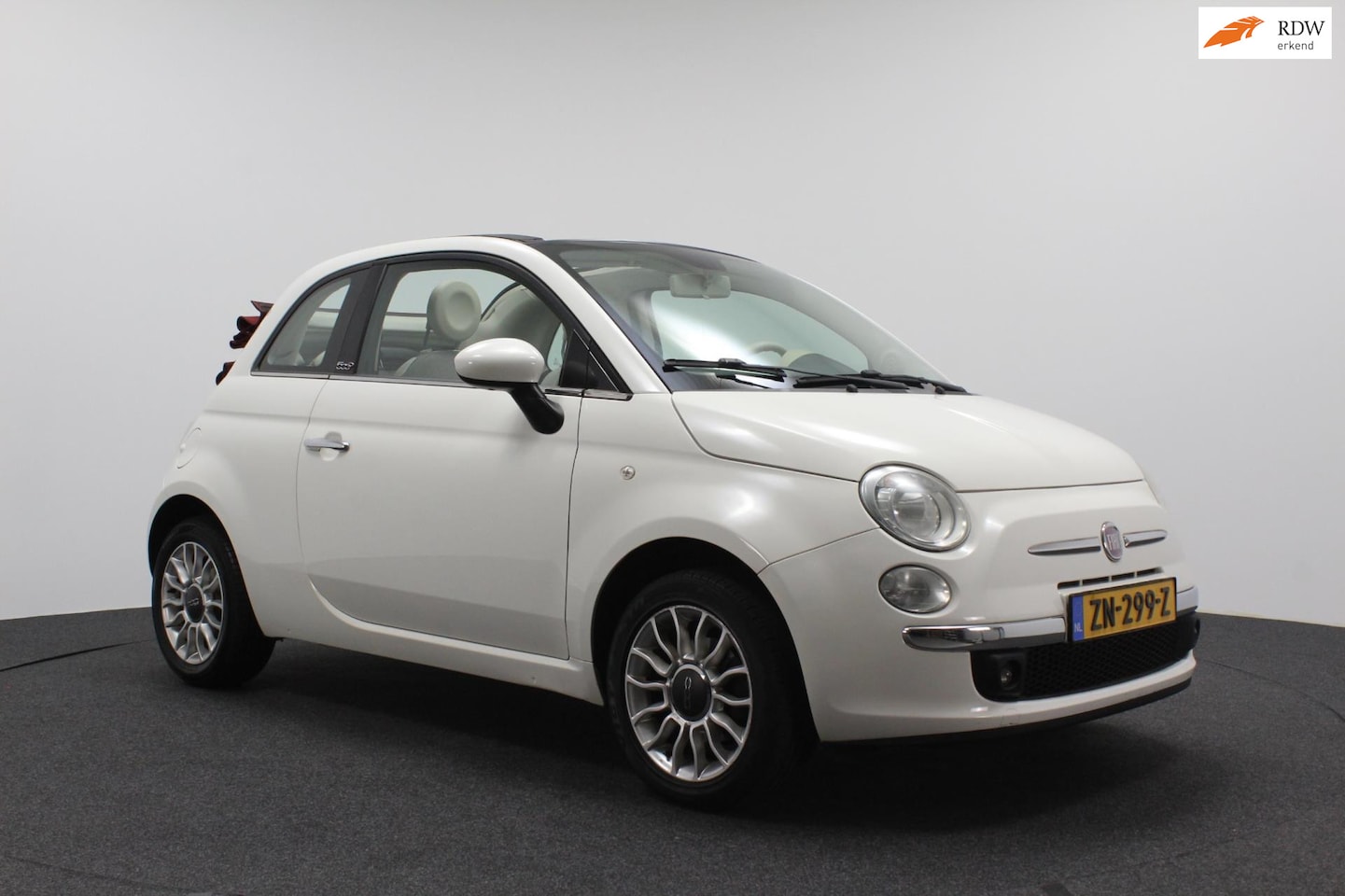 Fiat 500 C - 1.4 Lounge | Cabrio | Airco | Sportvelgen | Parkeersensoren - AutoWereld.nl