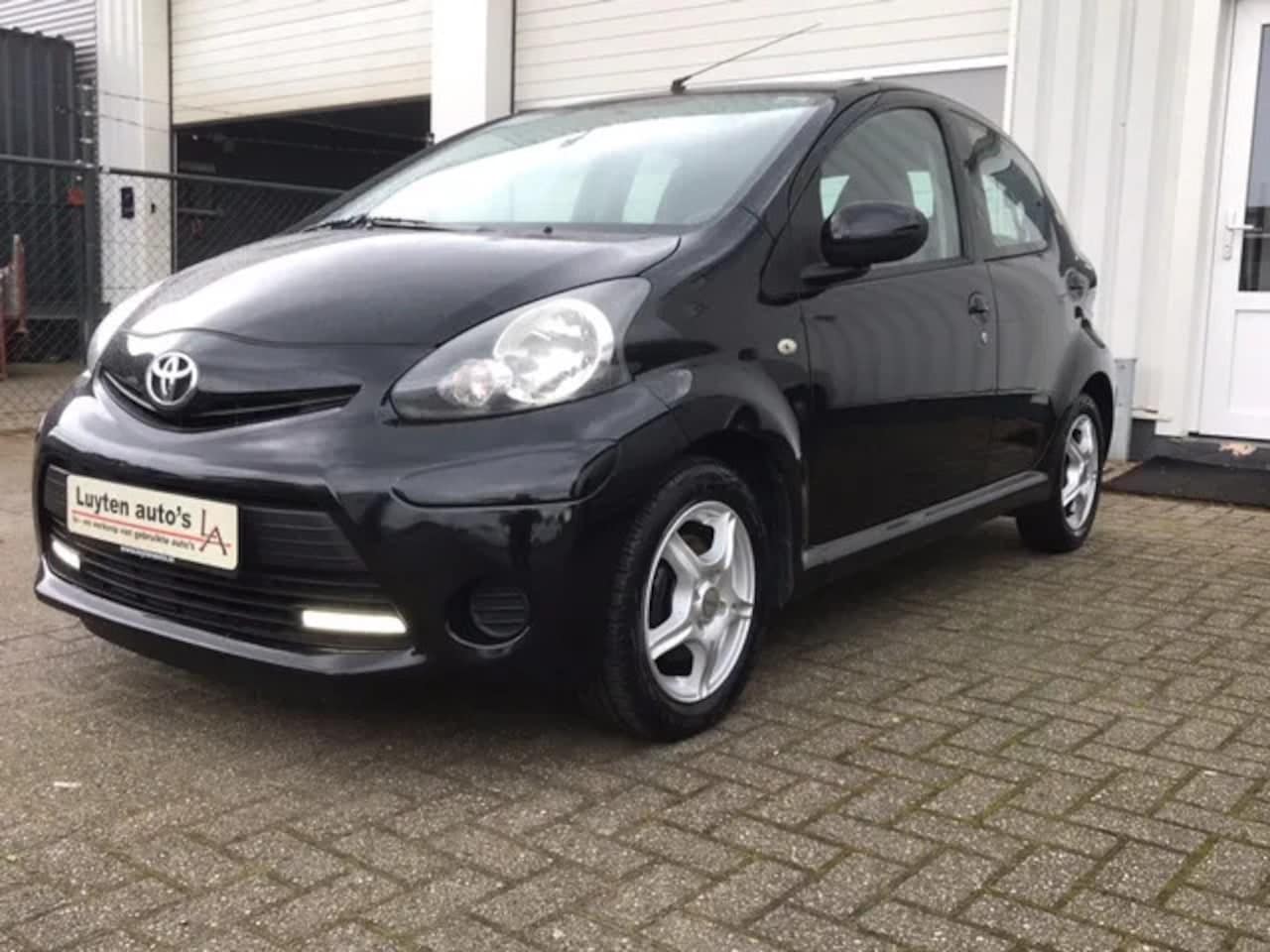 Toyota Aygo - 1.0 VVT-i Comfort incl. compl. onderh./km historie - AutoWereld.nl