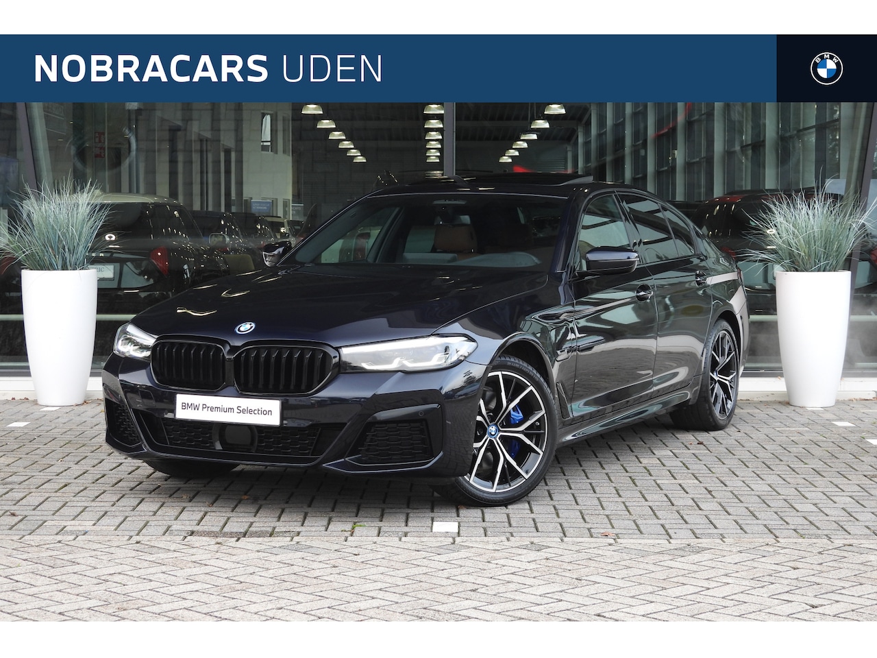 BMW 5-serie - 530e High Executive M Sport Automaat / Schuif-kanteldak / Sportstoelen / Stoelverwarming / - AutoWereld.nl