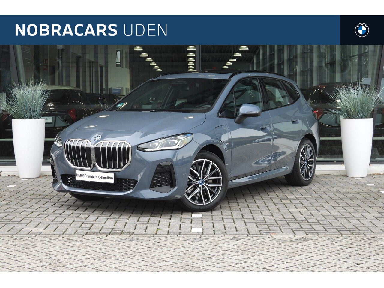 BMW 2-serie Active Tourer - 230e xDrive High Executive M Sport Automaat / Panoramadak / Trekhaak / Adaptief M Onderste - AutoWereld.nl