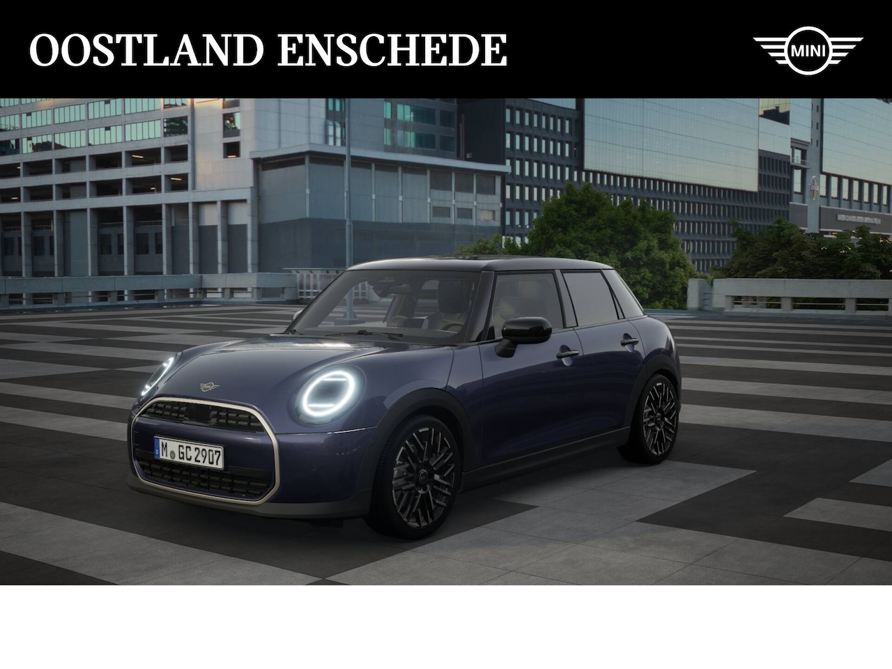 MINI Cooper - Hatchback C Automaat / Favoured Trim / Pakket M / 18 inch Night Flash Spoke 2-tone - AutoWereld.nl