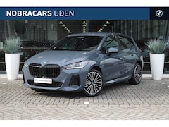 BMW 2-serie Active Tourer - 225e xDrive High Executive M Sport Automaat / Sportstoelen / Adaptieve LED / Parking Assis