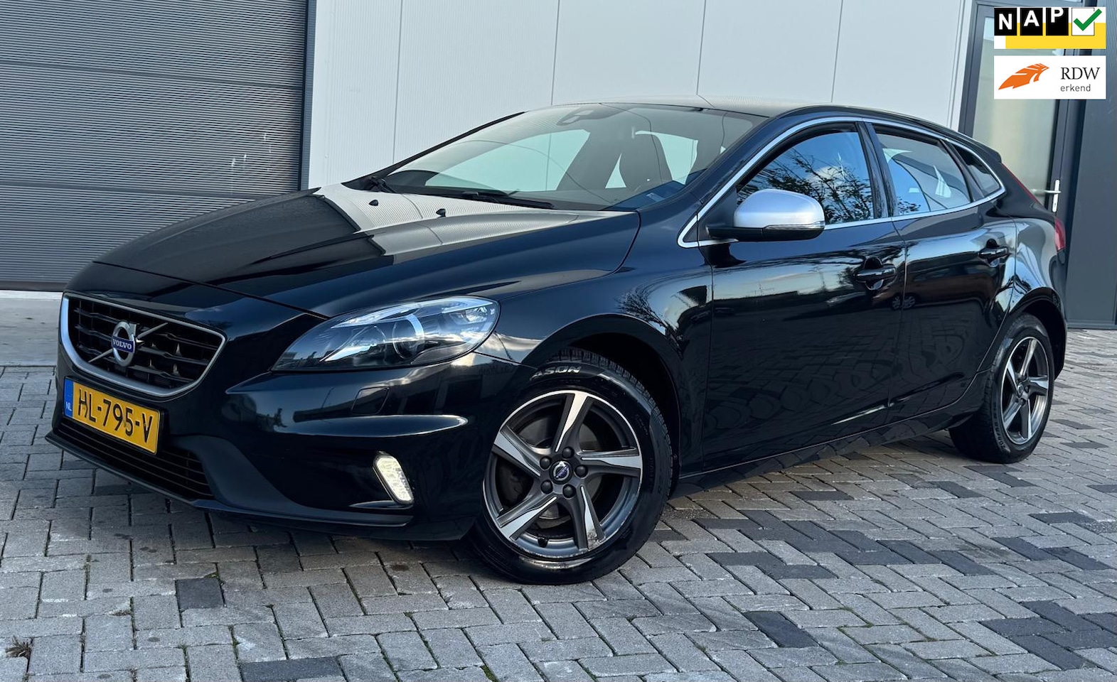 Volvo V40 - 2.0 D2 R-Design Business 2.0 D2 R-Design Business - AutoWereld.nl