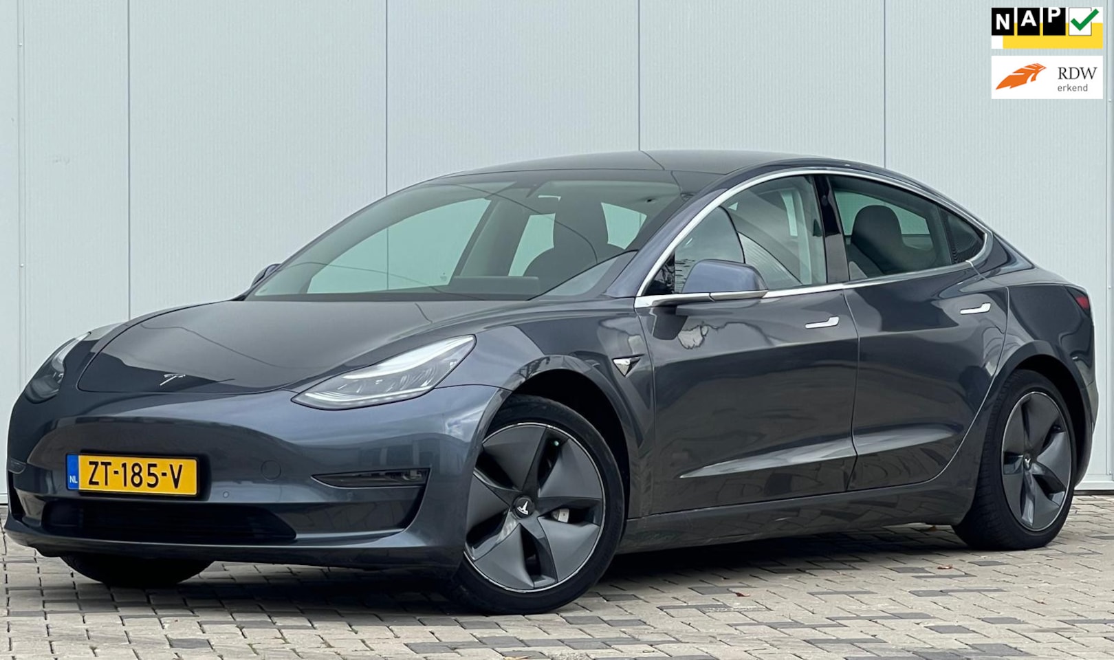 Tesla Model 3 - Long Range RWD Long Range AWD 75 kWh - AutoWereld.nl