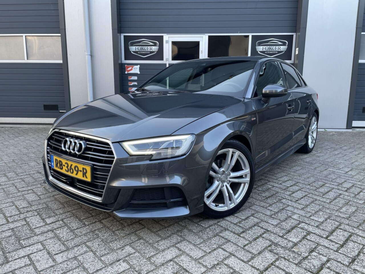 Audi A3 Limousine - 1.5 TFSI CoD Sp.SL.E S-line NAP Camera - AutoWereld.nl