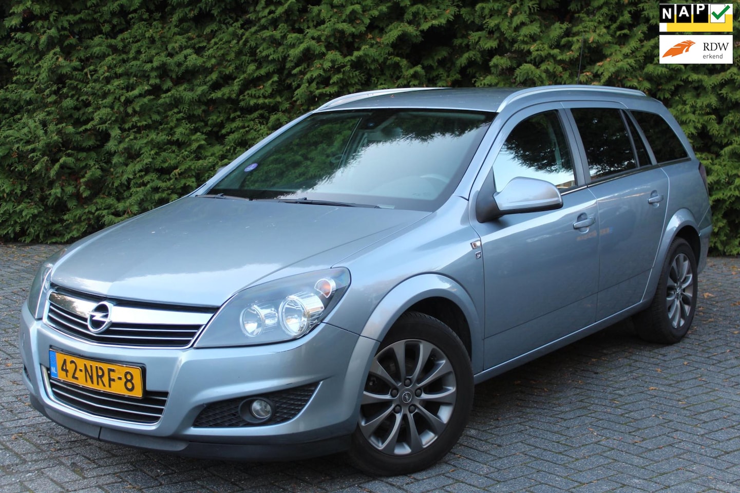 Opel Astra Wagon - 1.6 111 years Edition LPG 116PK | Airco | LMV | Cruise Control | Trekhaak | Mistlampen | N - AutoWereld.nl