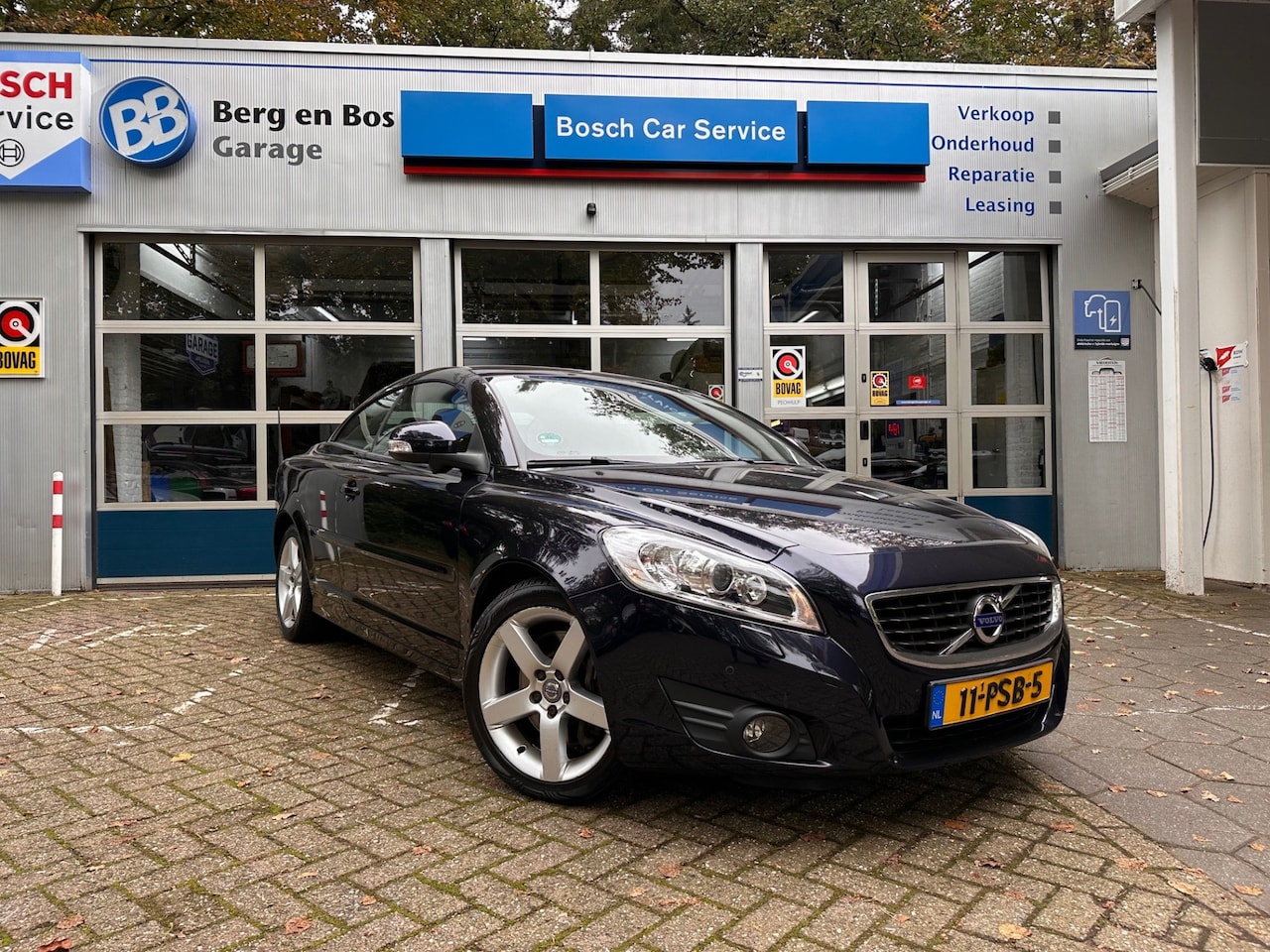 Volvo C70 Convertible - 2.0 D4 Summum +/ Xenon/ Windscherm/ Navi/ Memory/ BLIS - AutoWereld.nl